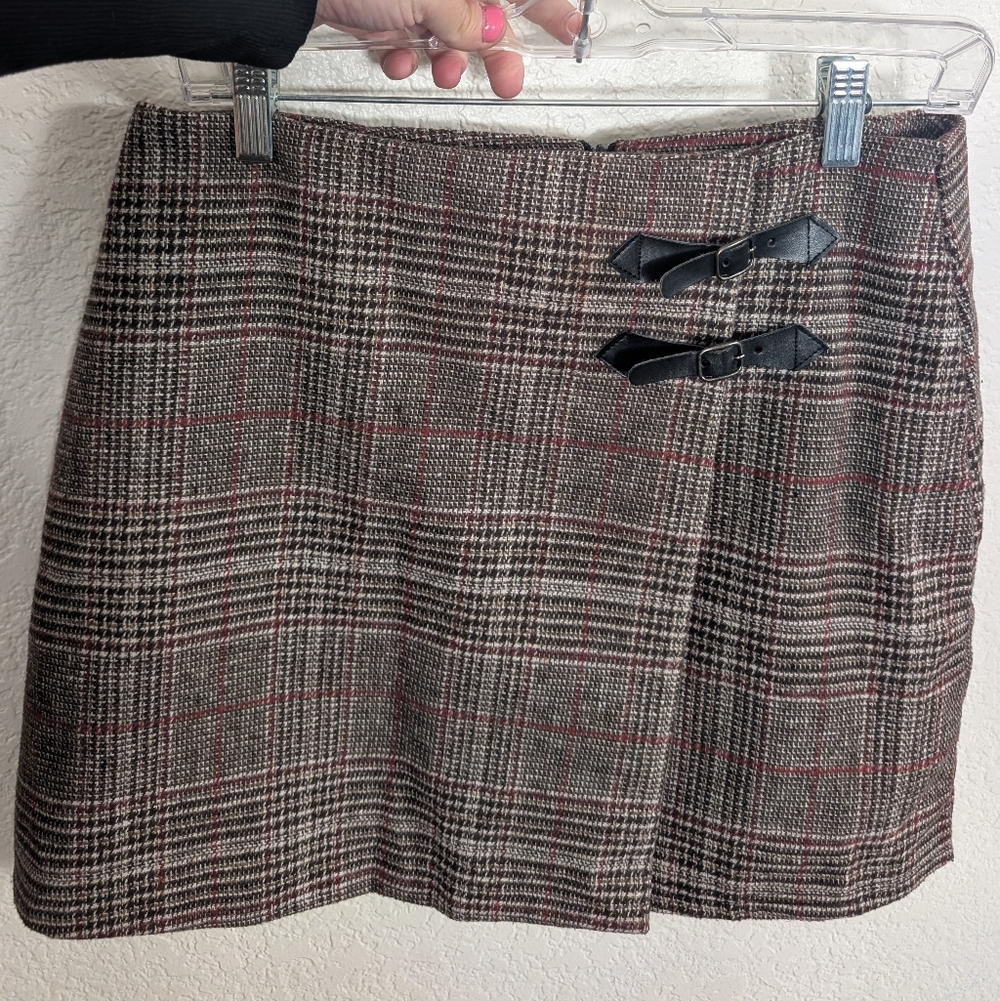 Plaid Women's Skirt with Buckle Accents